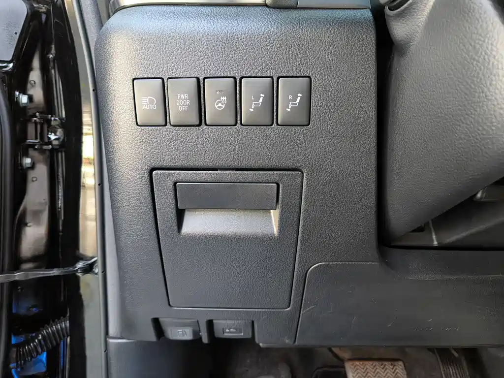 Toyota Alphard 2021 Crown Hybrid 2.5L HV Royal Edition 2022 - thumbnail 22