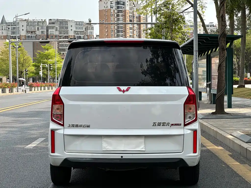 Wuling Motors Wuling Hongguang PLUS 2020 1.5L Manual Standard 7-seater 2020 - thumbnail 6