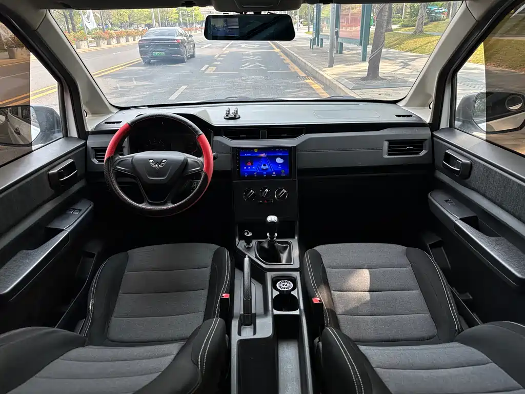 Wuling Motors Wuling Hongguang PLUS 2020 1.5L Manual Standard 7-seater 2020 - thumbnail 8
