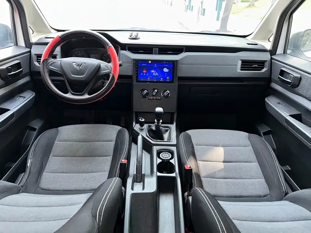 Wuling Motors Wuling Hongguang PLUS 2020 1.5L Manual Standard 7-seater 2020 - thumbnail 9