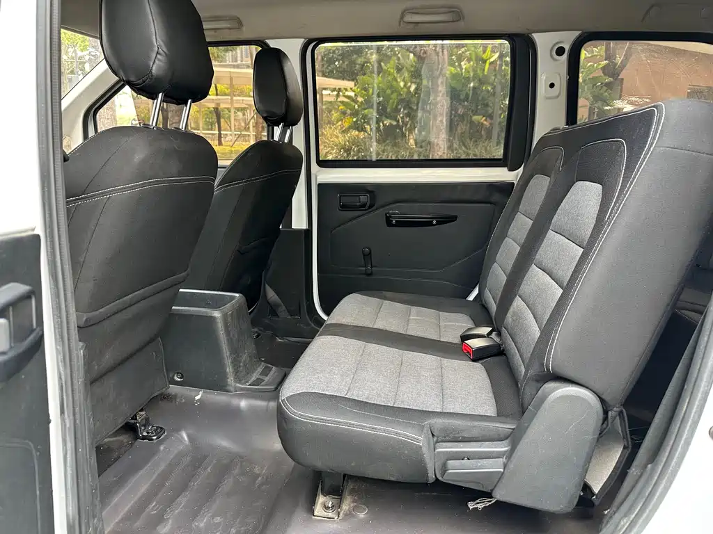 Wuling Motors Wuling Hongguang PLUS 2020 1.5L Manual Standard 7-seater 2020 - thumbnail 17