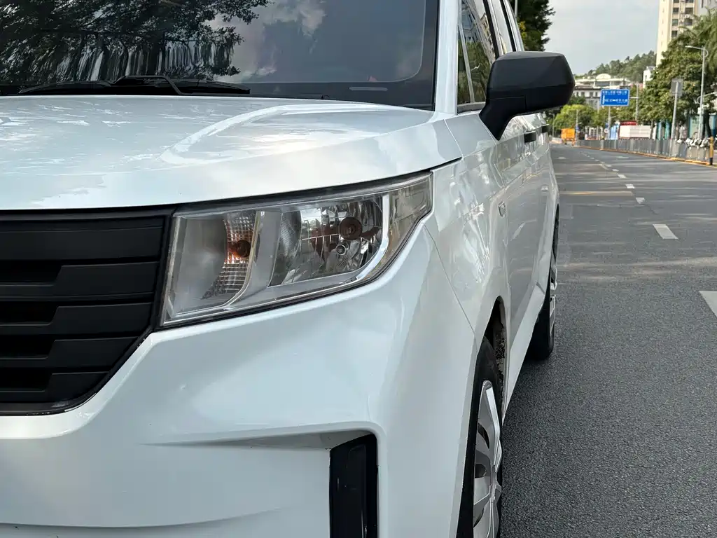 Wuling Motors Wuling Hongguang PLUS 2020 1.5L Manual Standard 7-seater 2020 - thumbnail 27