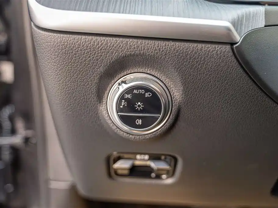 Mercedes-Benz Mercedes-Benz C-Class 2024 C 200 L Sport Edition 2023 - thumbnail 23