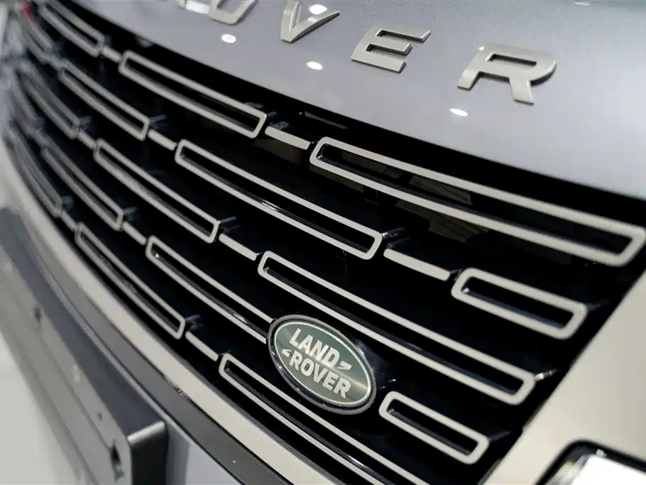 Land Rover Range Rover 2023 3.0 L6 360PS Vogue Edition 2023 - thumbnail 2
