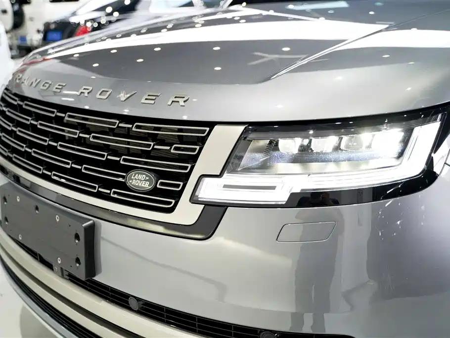 Land Rover Range Rover 2023 3.0 L6 360PS Vogue Edition 2023 - thumbnail 6