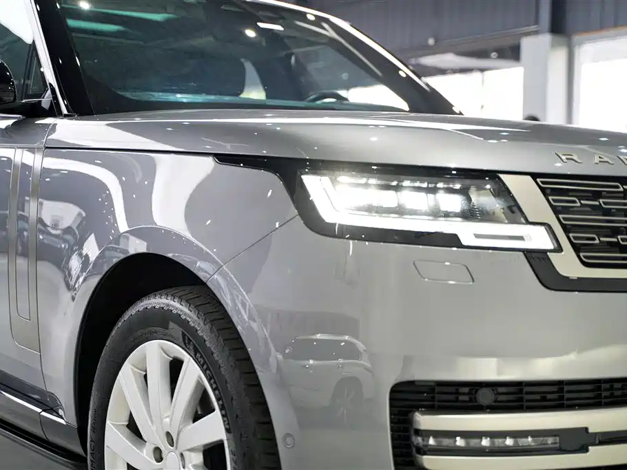 Land Rover Range Rover 2023 3.0 L6 360PS Vogue Edition 2023 - thumbnail 10