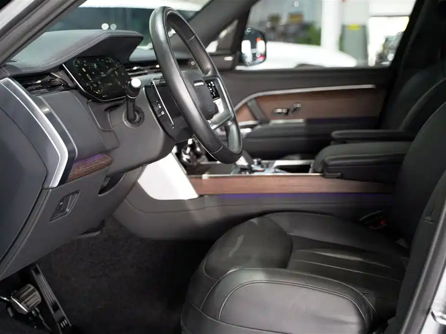 Land Rover Range Rover 2023 3.0 L6 360PS Vogue Edition 2023 - thumbnail 19