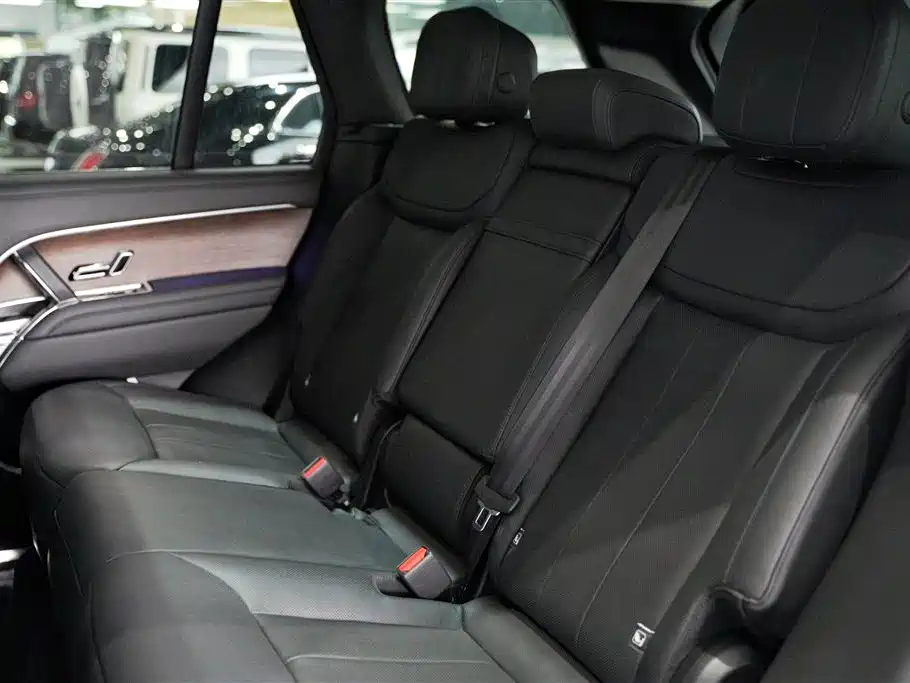 Land Rover Range Rover 2023 3.0 L6 360PS Vogue Edition 2023 - thumbnail 20