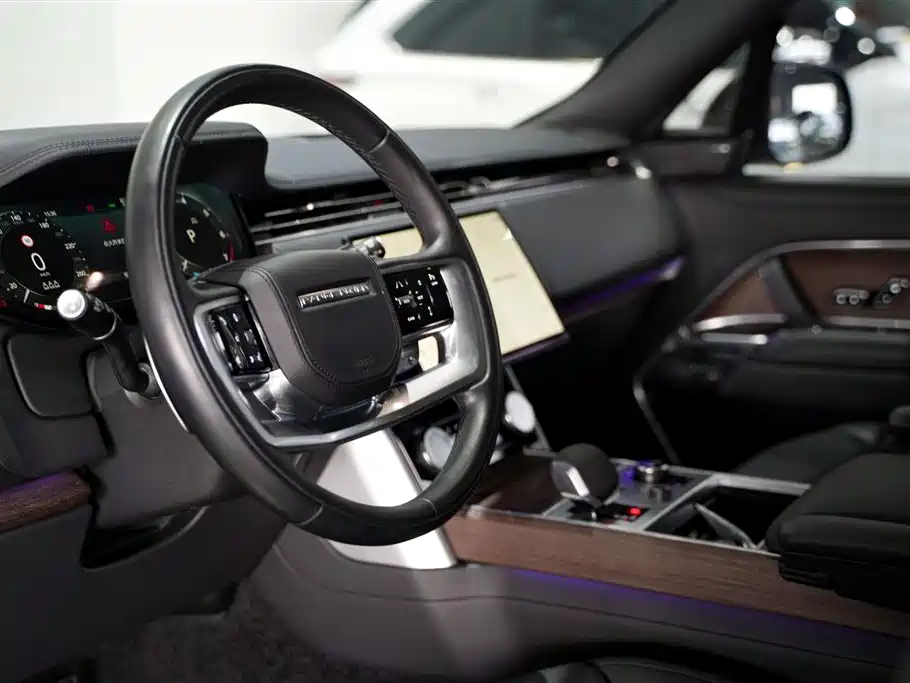 Land Rover Range Rover 2023 3.0 L6 360PS Vogue Edition 2023 - thumbnail 21
