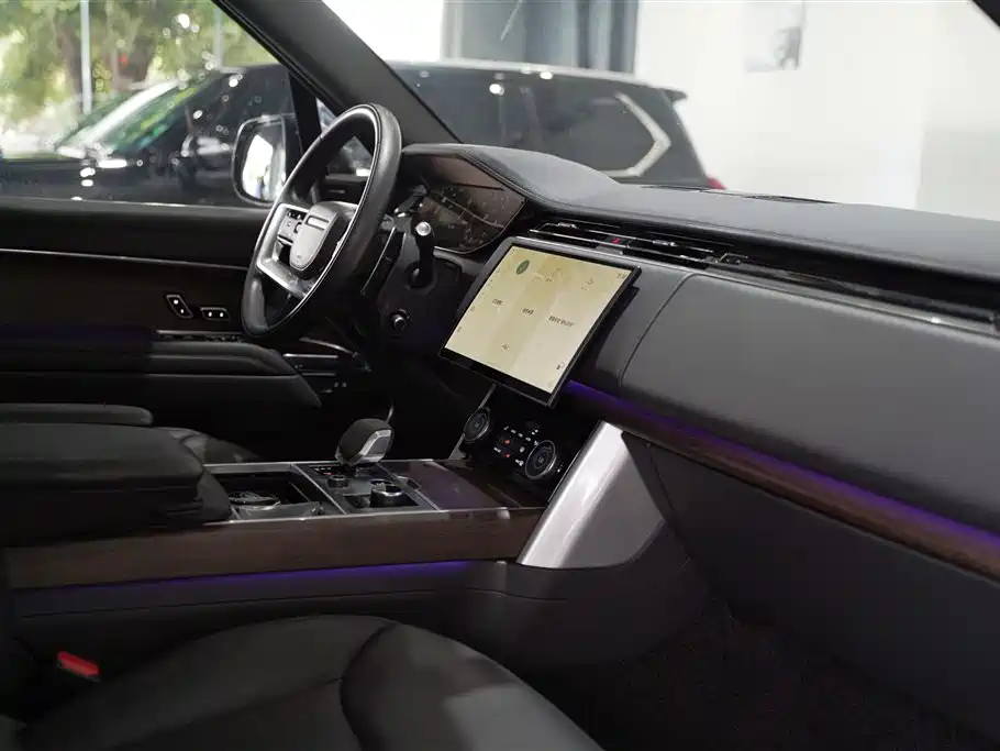 Land Rover Range Rover 2023 3.0 L6 360PS Vogue Edition 2023 - thumbnail 22