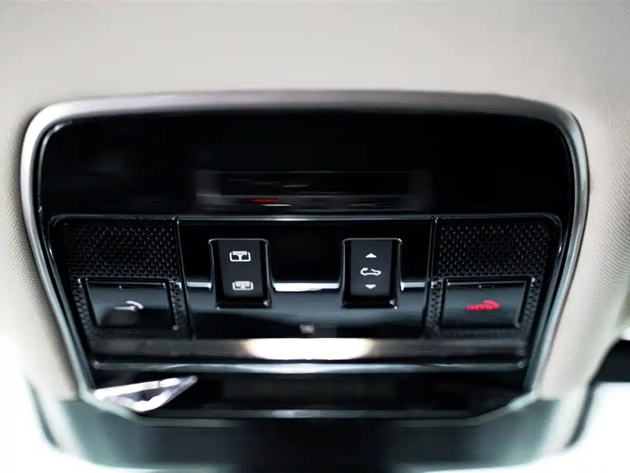 Land Rover Range Rover 2023 3.0 L6 360PS Vogue Edition 2023 - thumbnail 27
