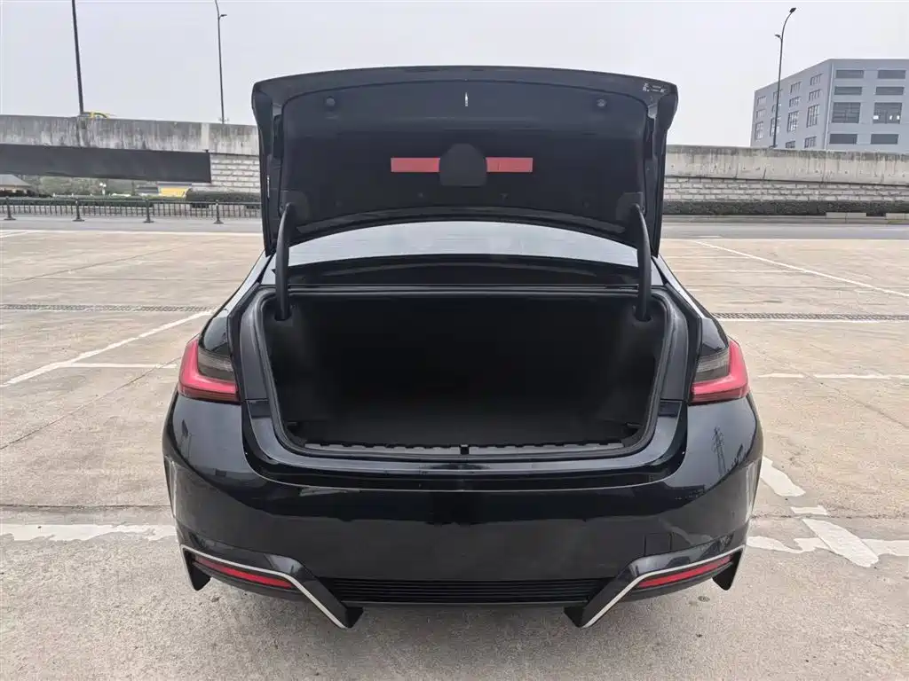 BMW BMW i3 2022 eDrive 35 L 2023 - thumbnail 5