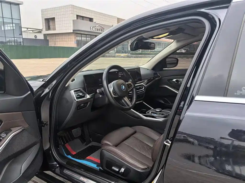 BMW BMW i3 2022 eDrive 35 L 2023 - thumbnail 9