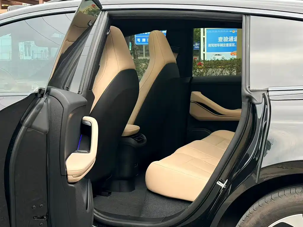 NIO NIO ET5T 2024 75kWh Touring 2024 - thumbnail 13