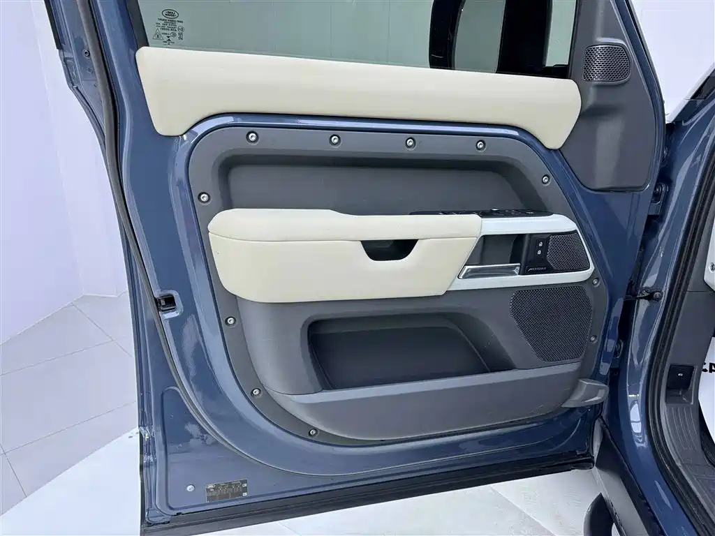 Land Rover Land Rover Defender 2020 110 P400 SE 2021 - thumbnail 10