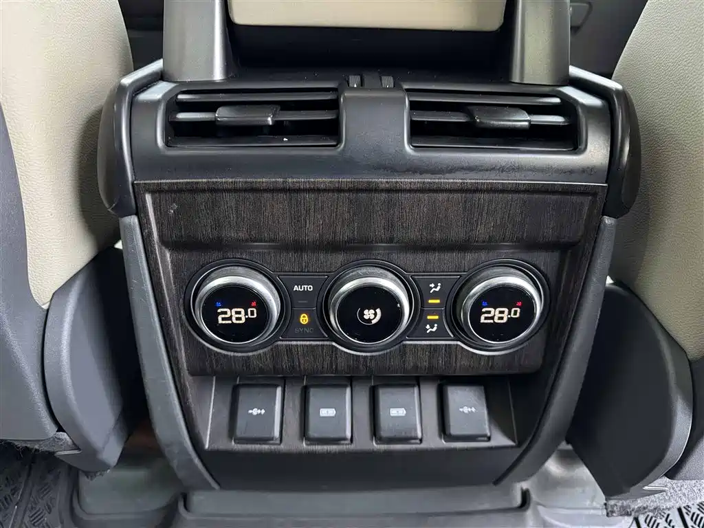 Land Rover Land Rover Defender 2020 110 P400 SE 2021 - thumbnail 25