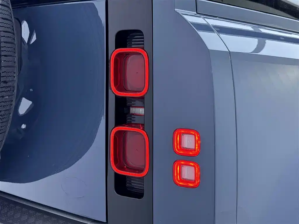 Land Rover Land Rover Defender 2020 110 P400 SE 2021 - thumbnail 27