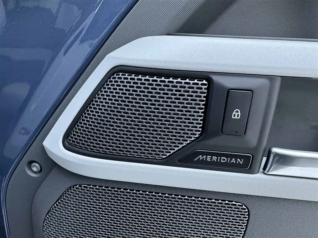 Land Rover Land Rover Defender 2020 110 P400 SE 2021 - thumbnail 28