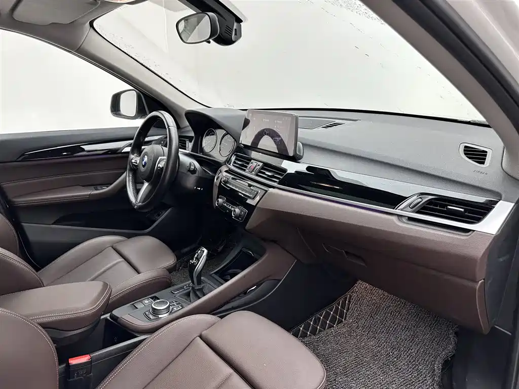 BMW BMW X1 2022 sDrive25Li Leading Edition 2022 - thumbnail 12