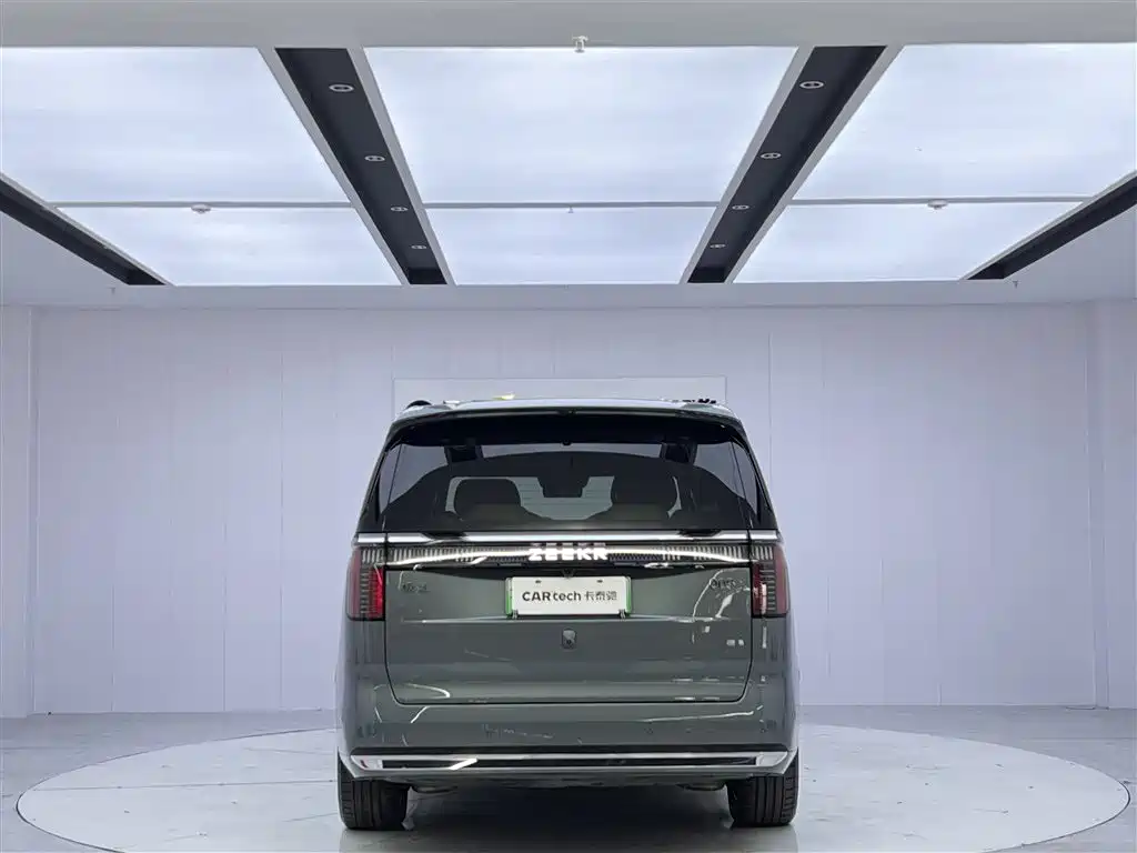 Zeekr Zeekr 009 2024 Six-Seat Executive Edition AWD 108kWh 2025 - thumbnail 4
