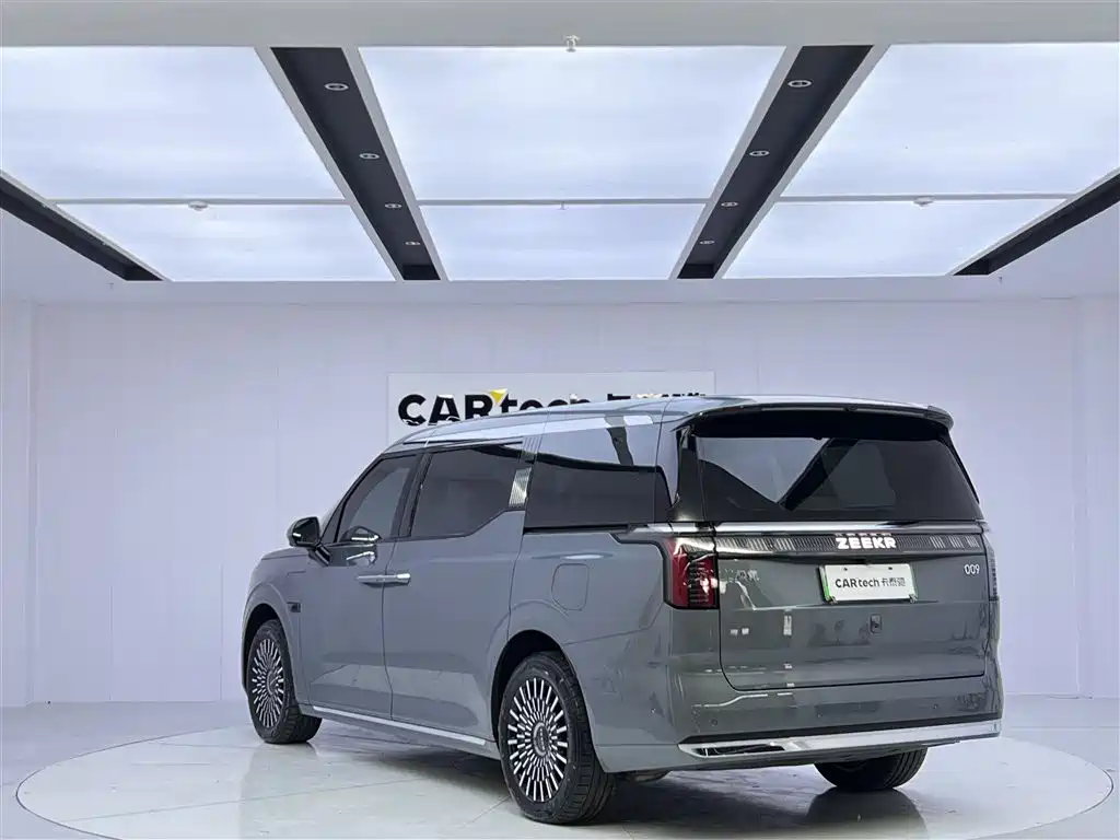 Zeekr Zeekr 009 2024 Six-Seat Executive Edition AWD 108kWh 2025 - thumbnail 5
