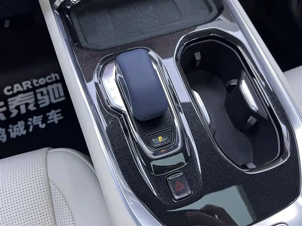 Zeekr Zeekr 009 2024 Six-Seat Executive Edition AWD 108kWh 2025 - thumbnail 19