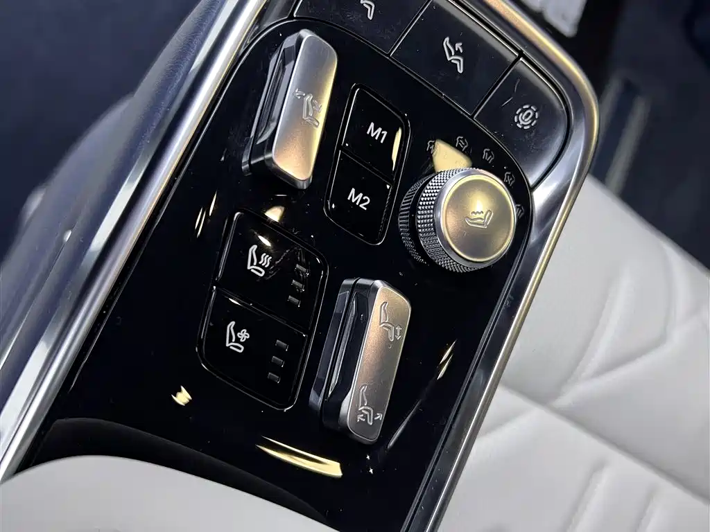 Zeekr Zeekr 009 2024 Six-Seat Executive Edition AWD 108kWh 2025 - thumbnail 23