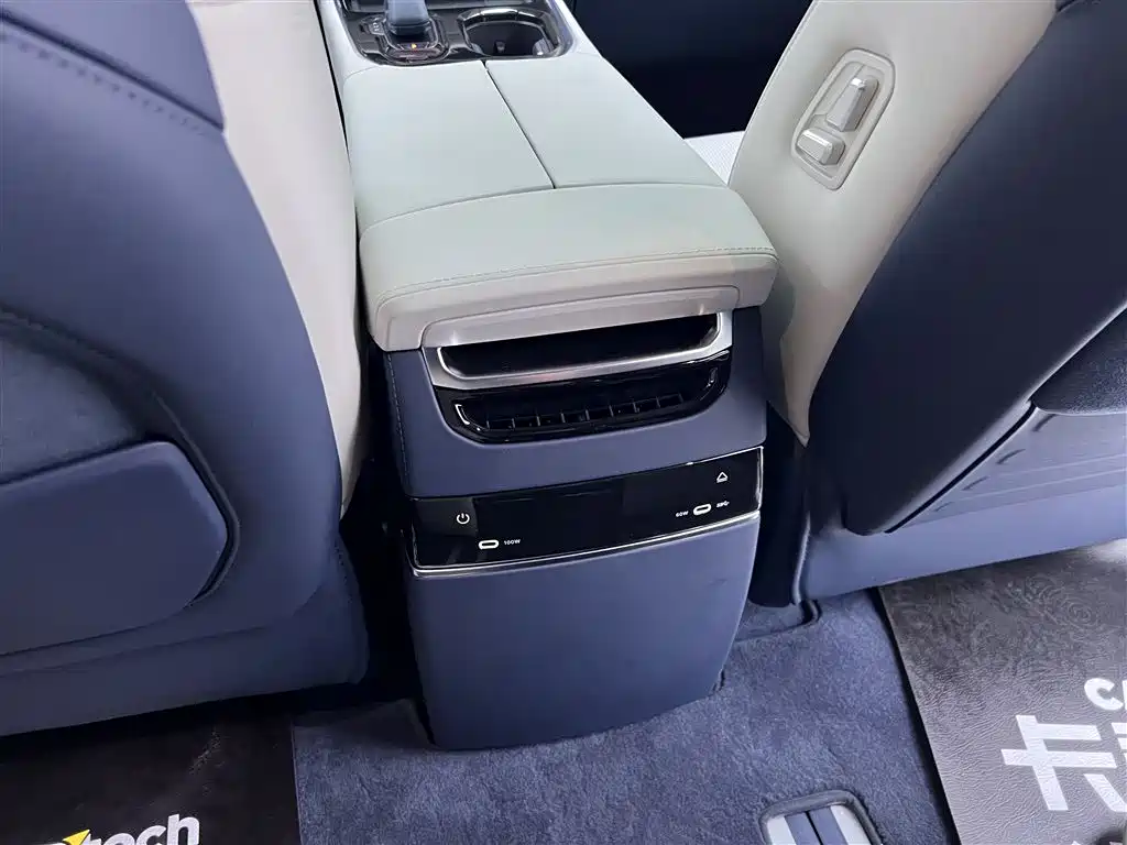 Zeekr Zeekr 009 2024 Six-Seat Executive Edition AWD 108kWh 2025 - thumbnail 25