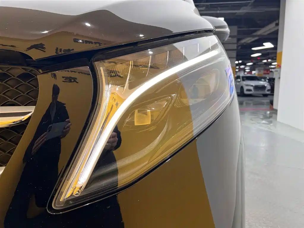 Mercedes-Benz Mercedes-Benz V-Class 2022 V 260 Exclusive Edition 2023 - thumbnail 7