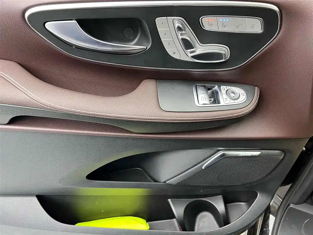 Mercedes-Benz Mercedes-Benz V-Class 2022 V 260 Exclusive Edition 2023 - thumbnail 17