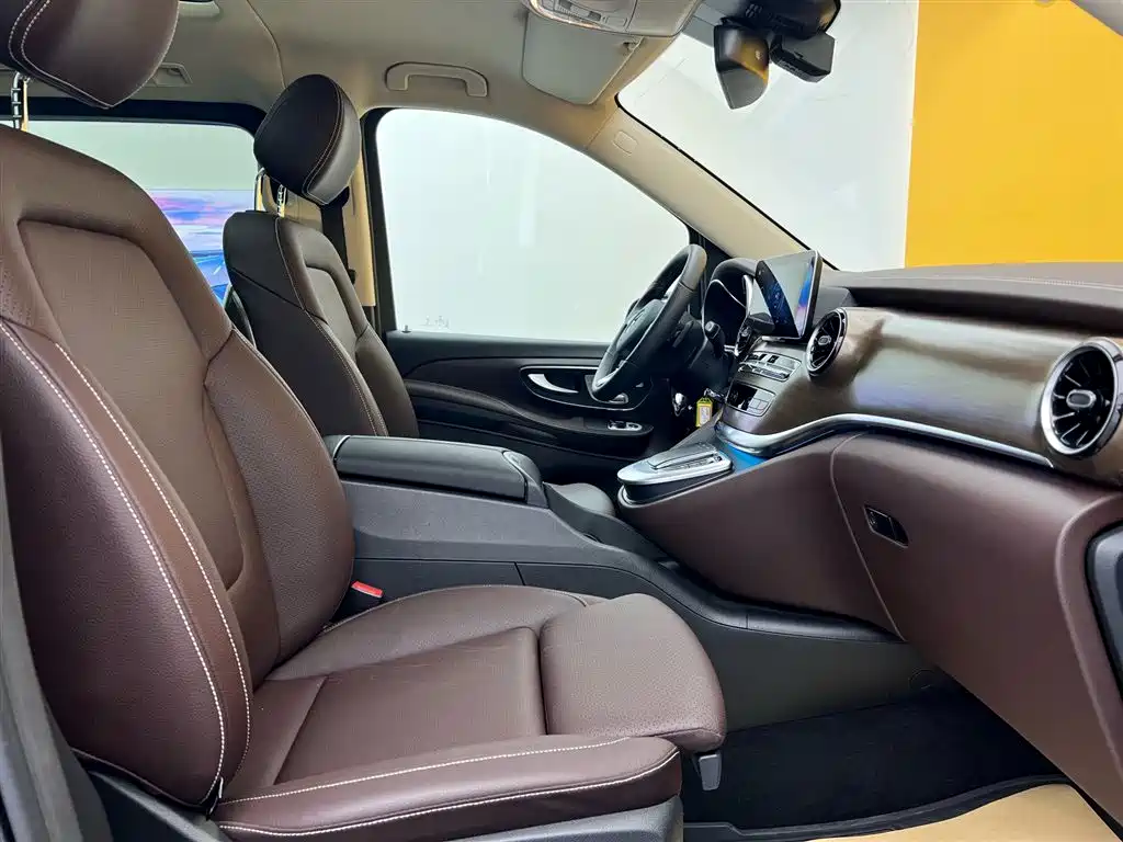 Mercedes-Benz Mercedes-Benz V-Class 2022 V 260 Exclusive Edition 2023 - thumbnail 19