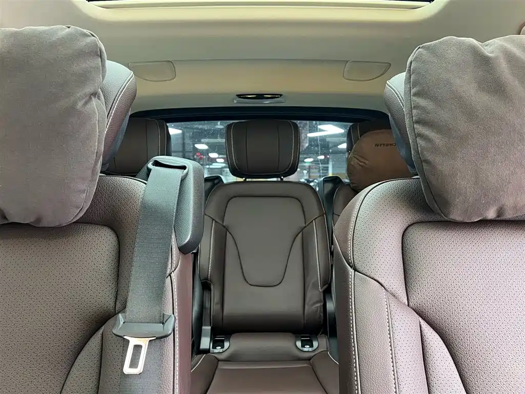 Mercedes-Benz Mercedes-Benz V-Class 2022 V 260 Exclusive Edition 2023 - thumbnail 20