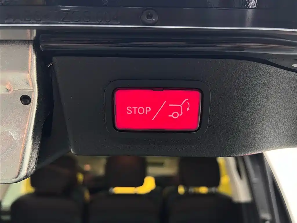 Mercedes-Benz Mercedes-Benz V-Class 2022 V 260 Exclusive Edition 2023 - thumbnail 25