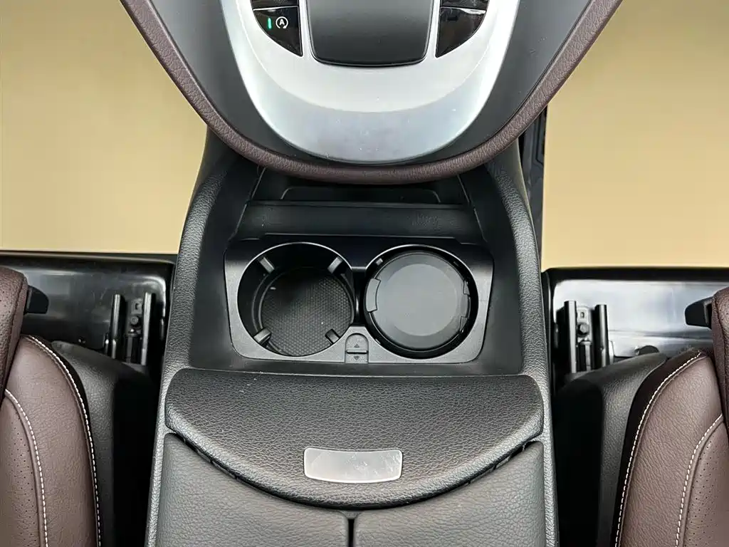 Mercedes-Benz Mercedes-Benz V-Class 2022 V 260 Exclusive Edition 2023 - thumbnail 26