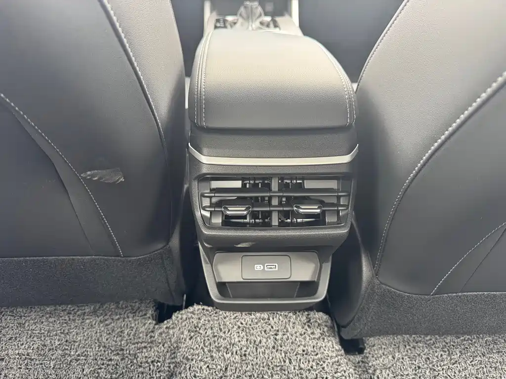 Geely Auto Geely Emgrand 2022 Model Year 4th Generation 1.5L CVT Luxury Edition 2022 - thumbnail 9