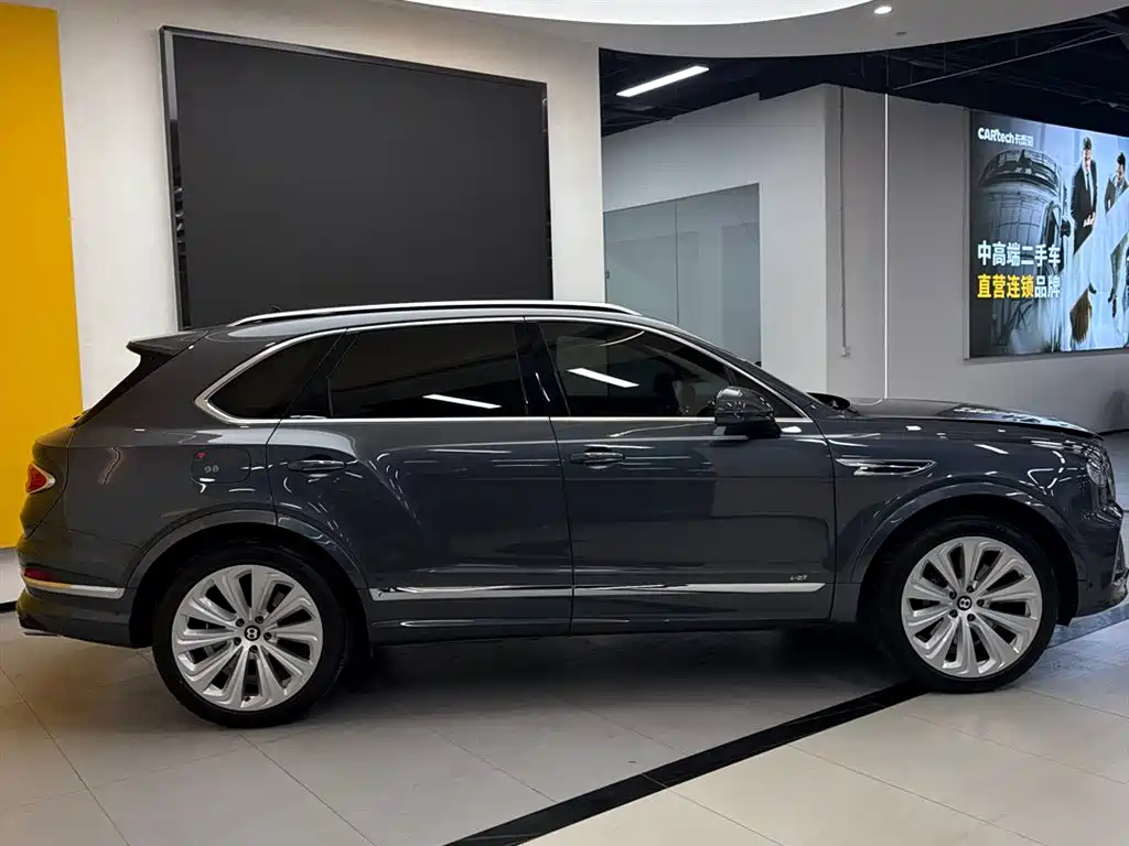Bentley Bentayga 2021 4.0T V8 2021 - thumbnail 3