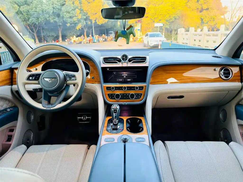 Bentley Bentayga 2021 4.0T V8 2021 - thumbnail 18
