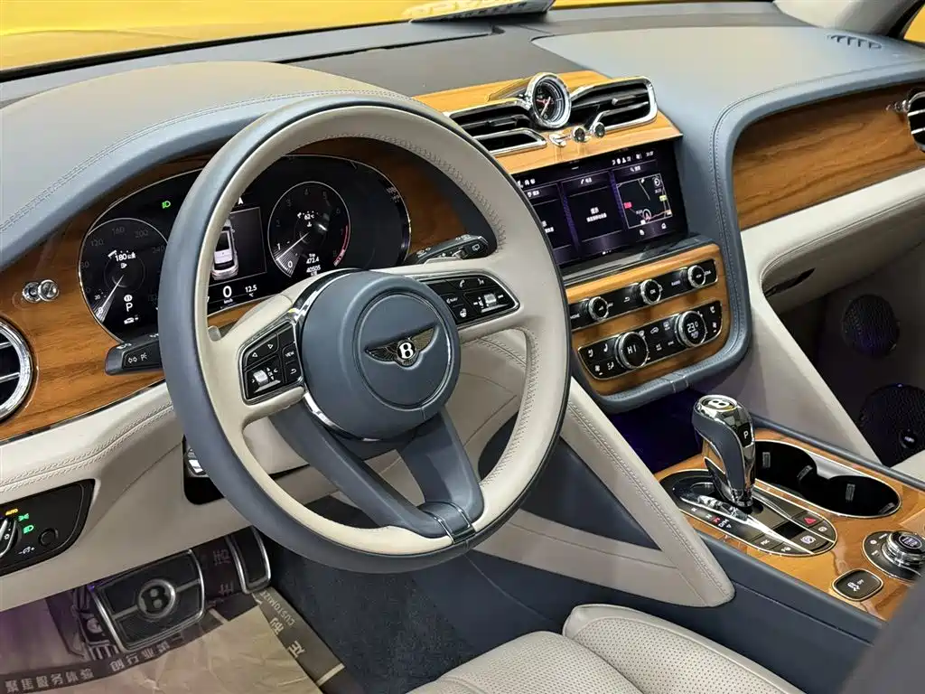 Bentley Bentayga 2021 4.0T V8 2021 - thumbnail 24