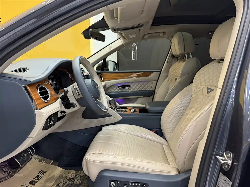 Bentley Bentayga 2021 4.0T V8 2021 - thumbnail 27