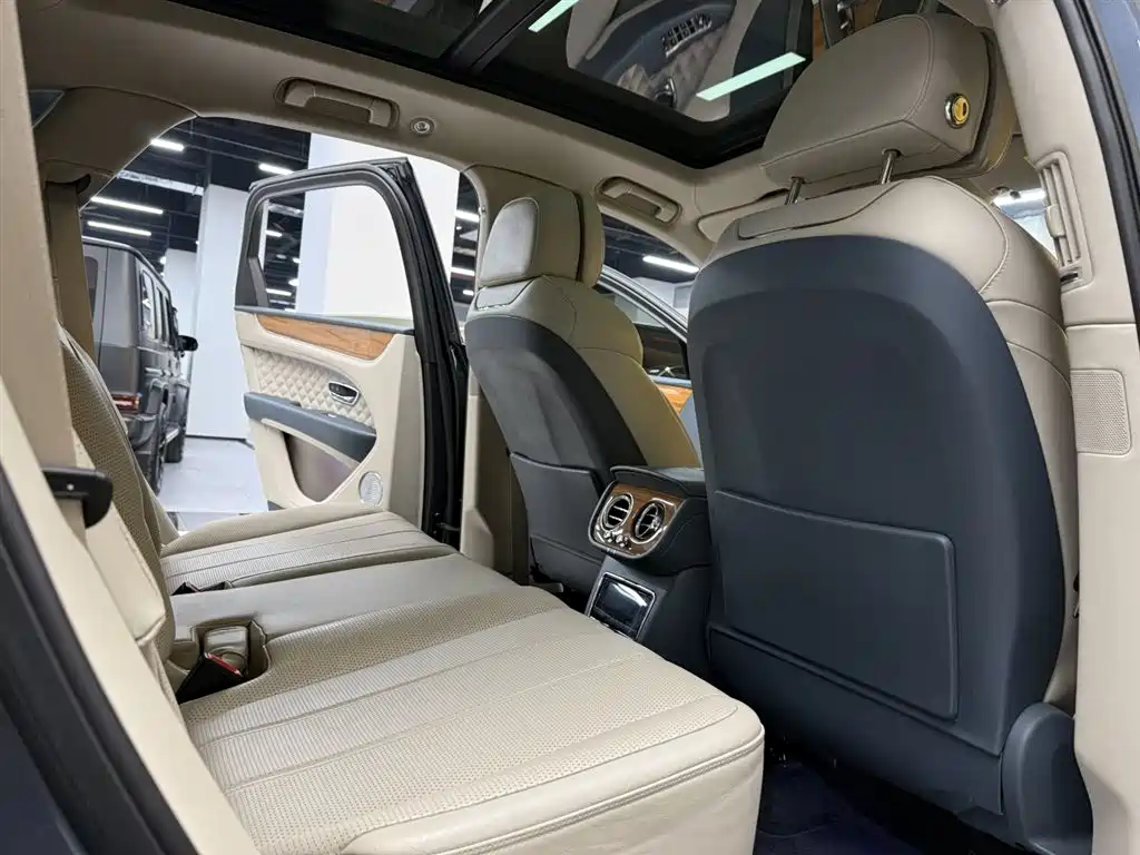 Bentley Bentayga 2021 4.0T V8 2021 - thumbnail 29