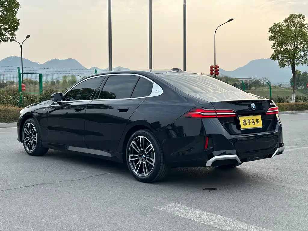 BMW BMW 5 Series 2025 525Li M Sport Package 2025 - thumbnail 16