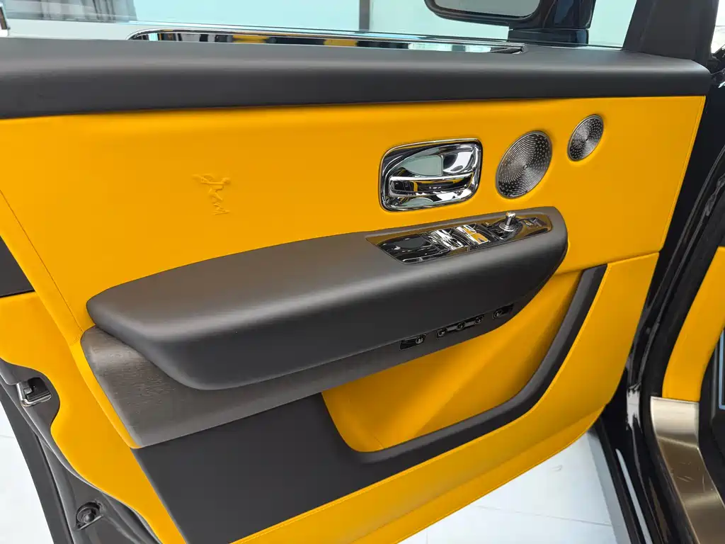 Rolls-Royce Rolls-Royce Cullinan 2018 5-Seat Version 2019 - thumbnail 3