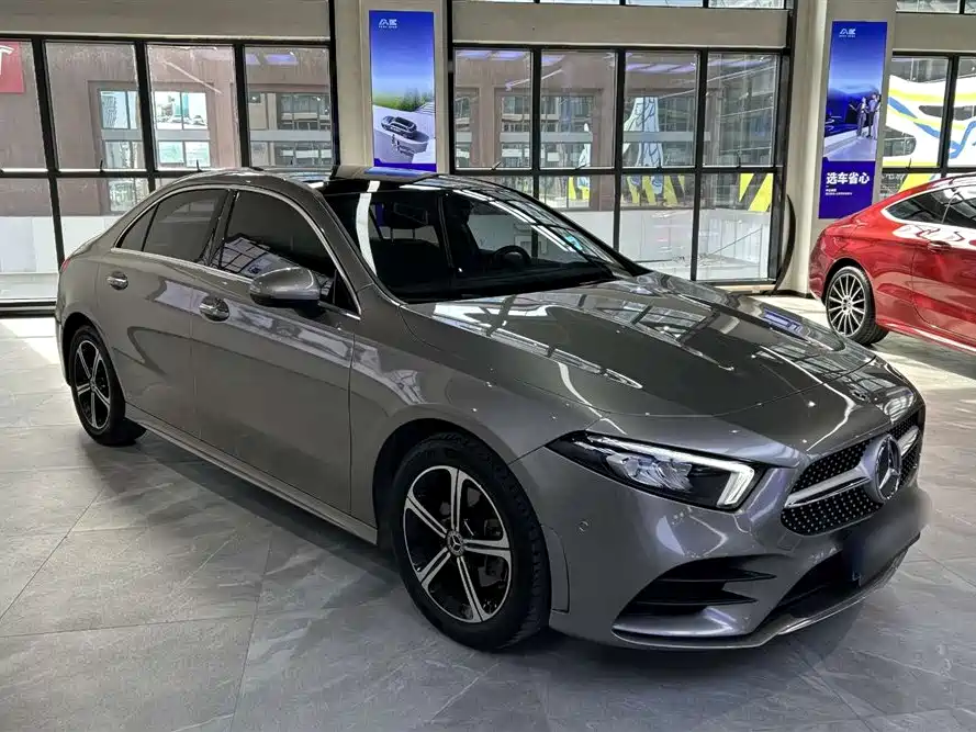 Mercedes-Benz Mercedes-Benz A-Class 2022 Facelift A 200 L Sport Sedan Fashion Edition 2022 - thumbnail 2