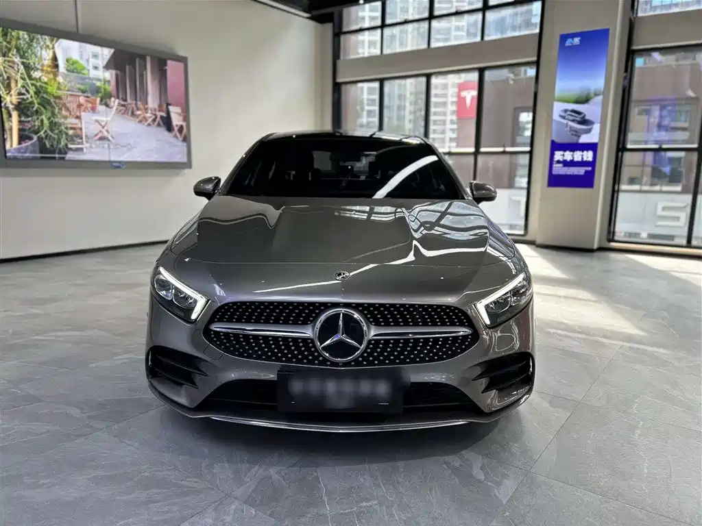 Mercedes-Benz Mercedes-Benz A-Class 2022 Facelift A 200 L Sport Sedan Fashion Edition 2022 - thumbnail 3