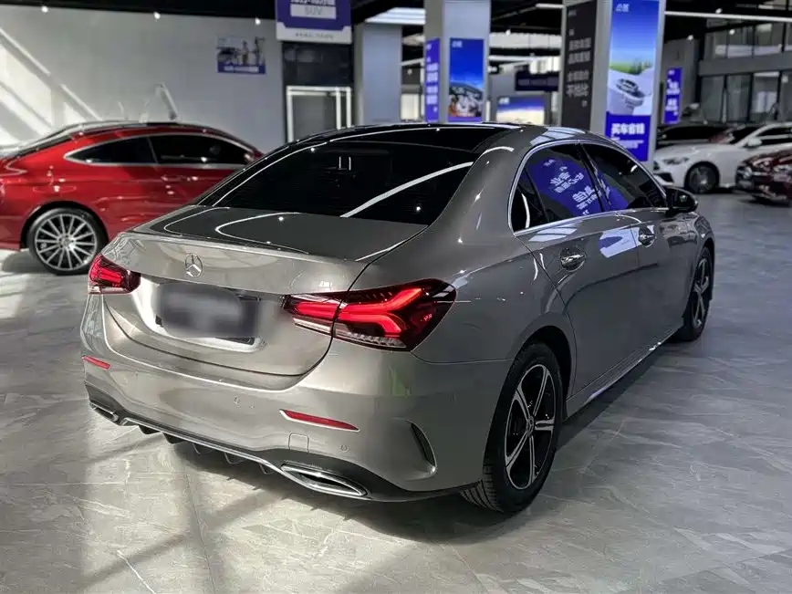 Mercedes-Benz Mercedes-Benz A-Class 2022 Facelift A 200 L Sport Sedan Fashion Edition 2022 - thumbnail 4