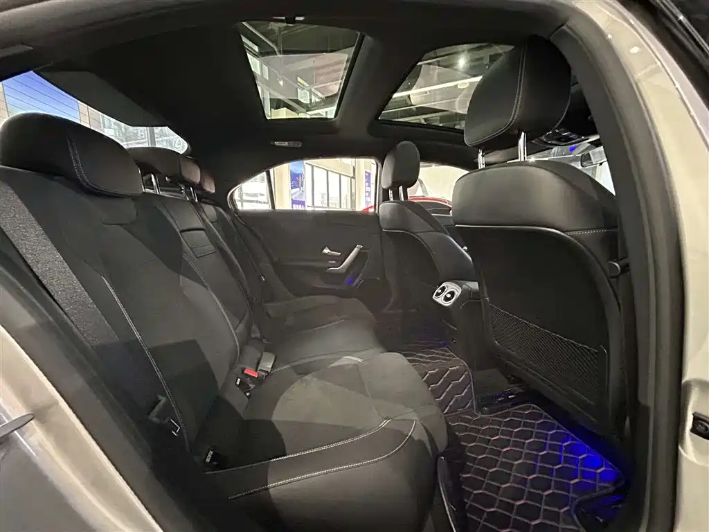 Mercedes-Benz Mercedes-Benz A-Class 2022 Facelift A 200 L Sport Sedan Fashion Edition 2022 - thumbnail 17