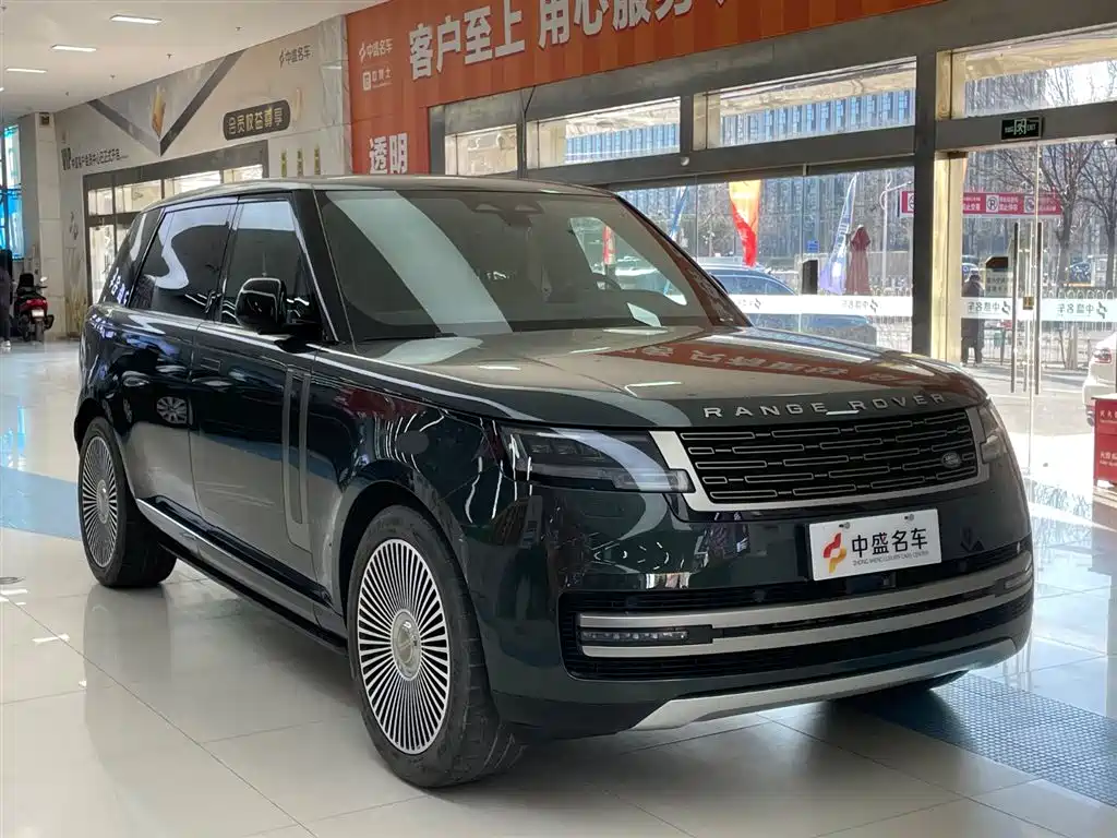 Land Rover Range Rover 2024 3.0 L6 400PS Vogue Long Wheelbase 7-seater 2024 - thumbnail 3