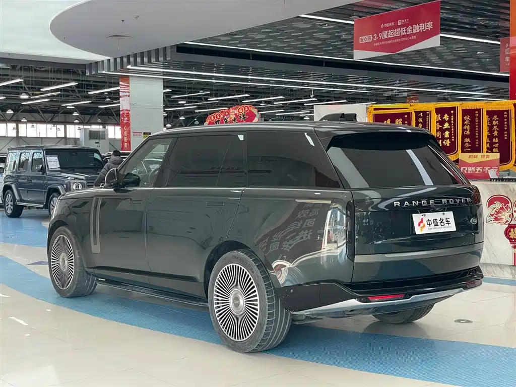 Land Rover Range Rover 2024 3.0 L6 400PS Vogue Long Wheelbase 7-seater 2024 - thumbnail 5
