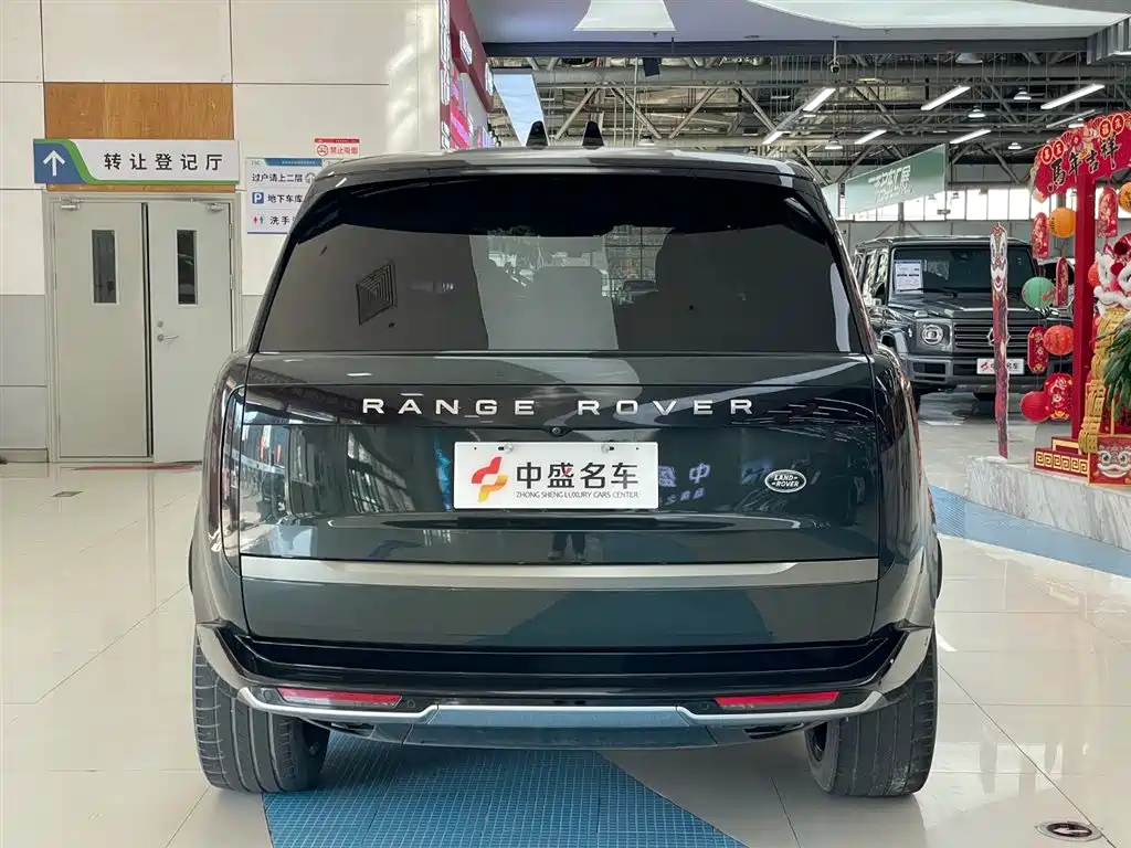 Land Rover Range Rover 2024 3.0 L6 400PS Vogue Long Wheelbase 7-seater 2024 - thumbnail 6