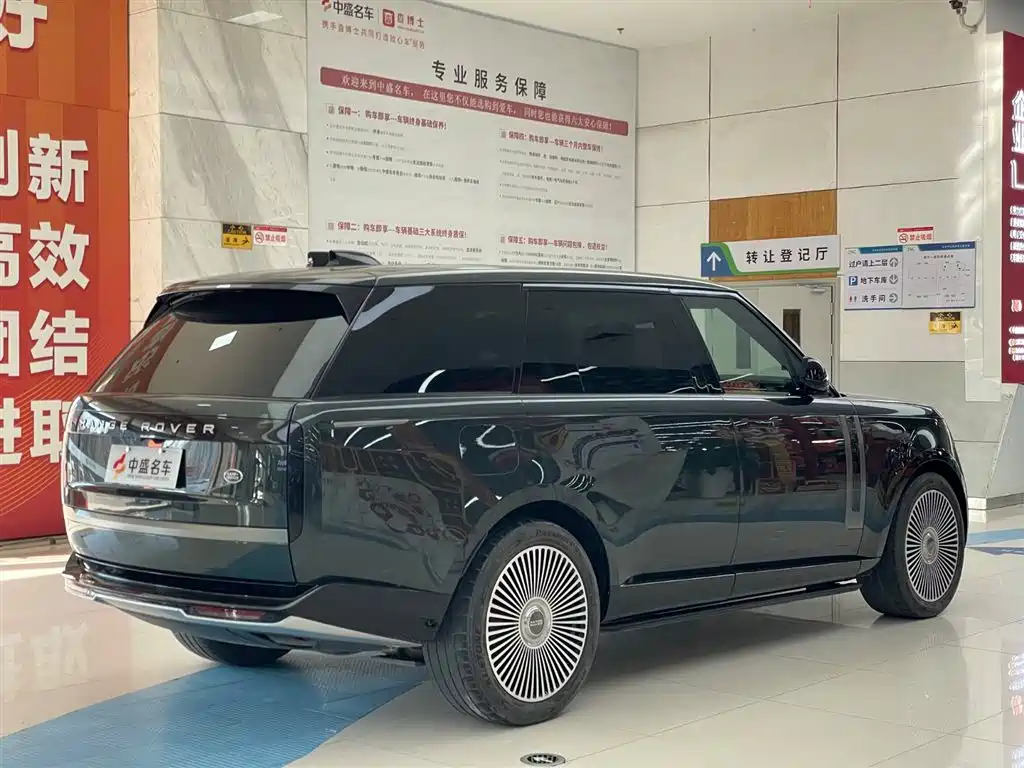 Land Rover Range Rover 2024 3.0 L6 400PS Vogue Long Wheelbase 7-seater 2024 - thumbnail 7